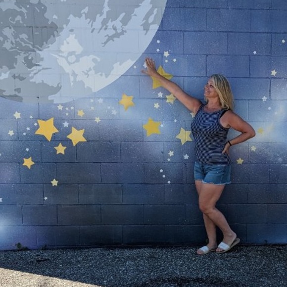 Meet your Posher, Karyn - Picture 2 of 7